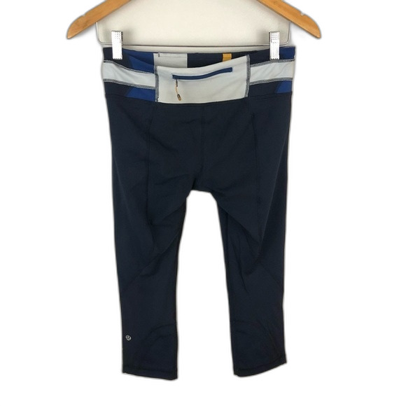 Lululemon Navy Run Inspire Crop II Size 6 - Picture 2 of 16